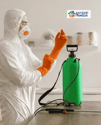 Kayseri temizlik ekibi çalışırken