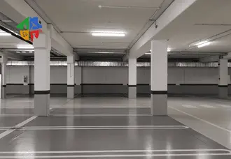 Grafiti giderme sonrası temiz bina duvarı