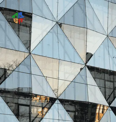 Yıkanmış pırıl pırıl apartman cephesi