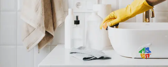 Rutin ev temizliği — düzenli mutfak