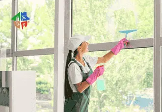 İnşaat sonrası temizlenmiş cam ve pencere